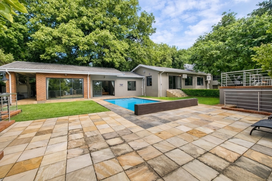 6 Bedroom Property for Sale in Cashan North West